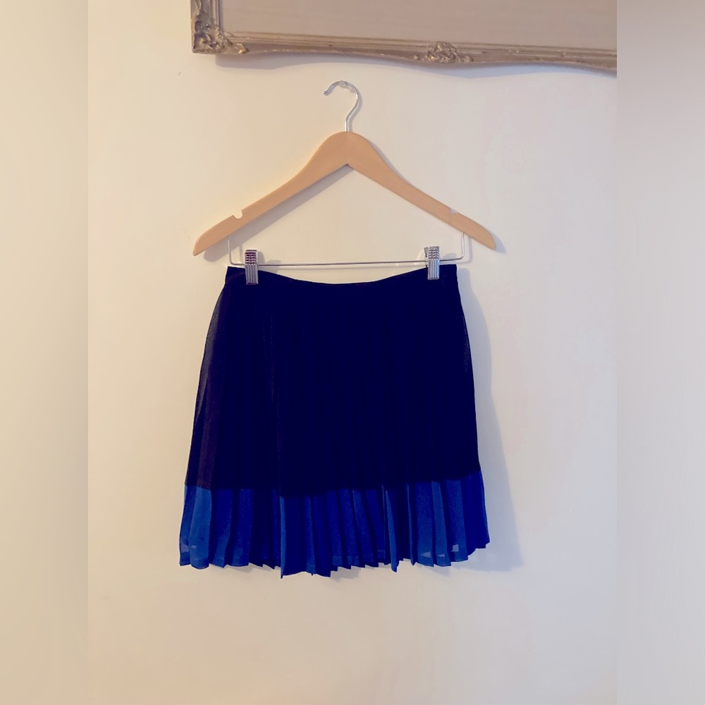 Banana Republic Black & Blue Pleated Mini Skirt Women’s Size 2 Business Casual